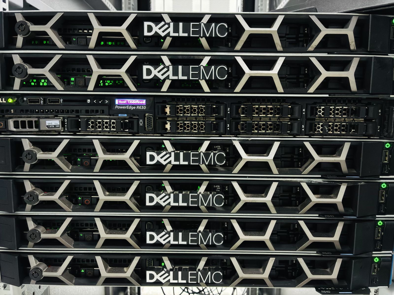 Dell EMC PowerEdge servers in a URLStart cabinet in the Noida datacenter